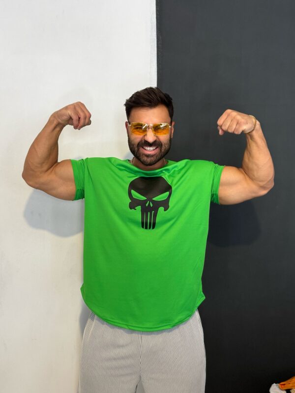 Punisher Baskılı V Yaka Kollar Dar Yeşil Hafif T-shirt