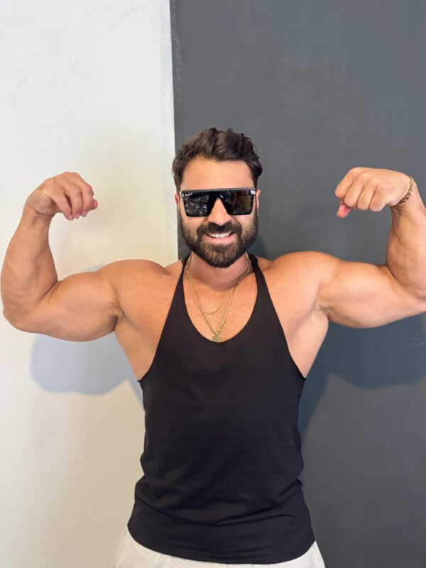 Yırtık Model Siyah Penye Atlet