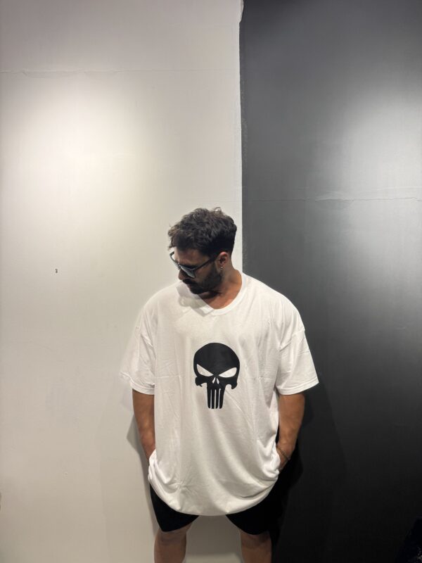 Beyaz Punisher V Yaka Battal Penye Tişört - Görsel 3