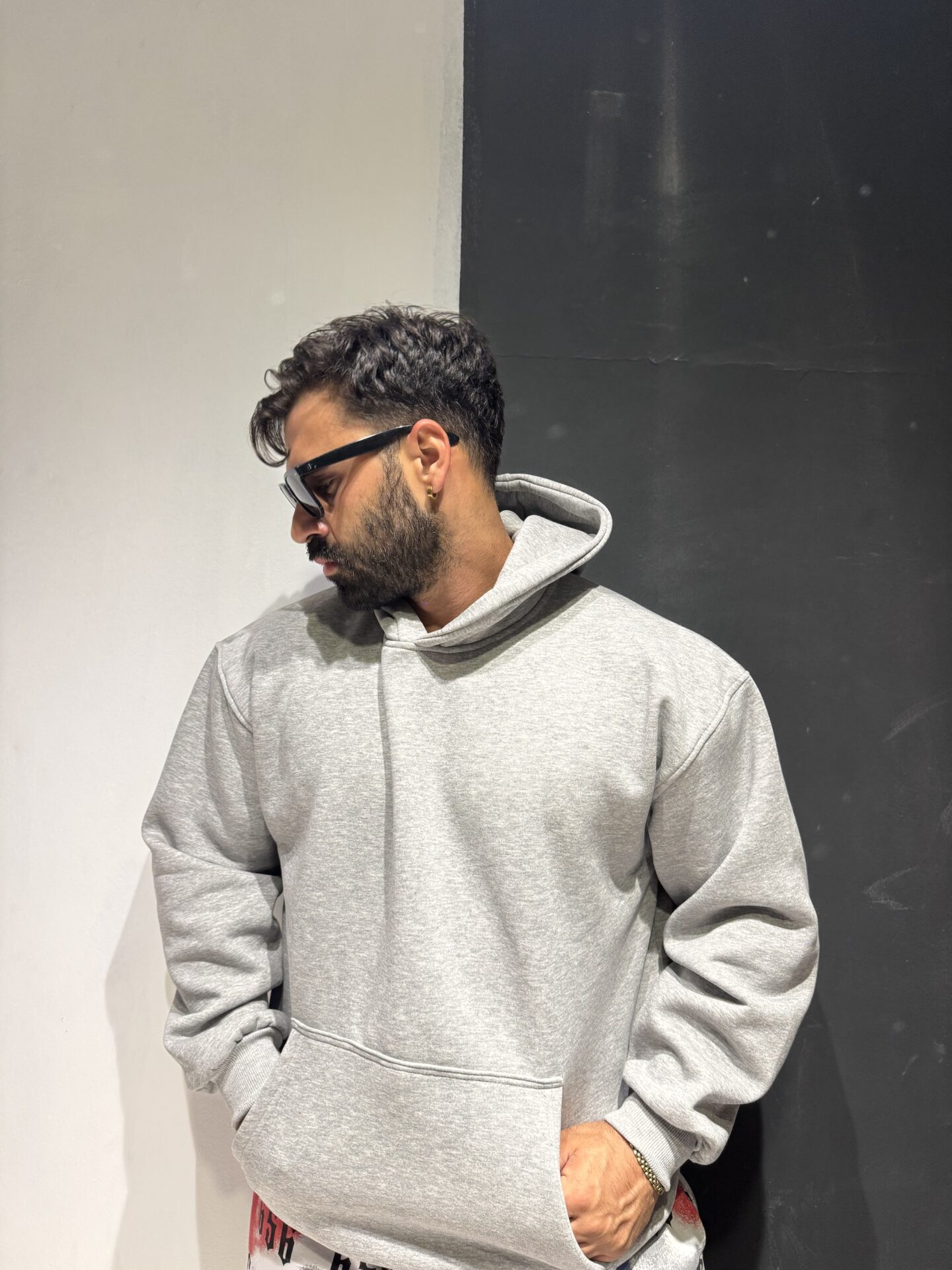 Gri Fitness Kapşonlu Oversize Kesim Bol - Görsel 4