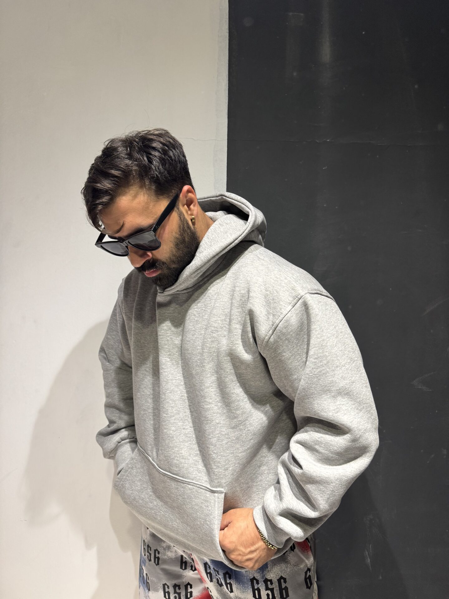 Gri Fitness Kapşonlu Oversize Kesim Bol - Görsel 5