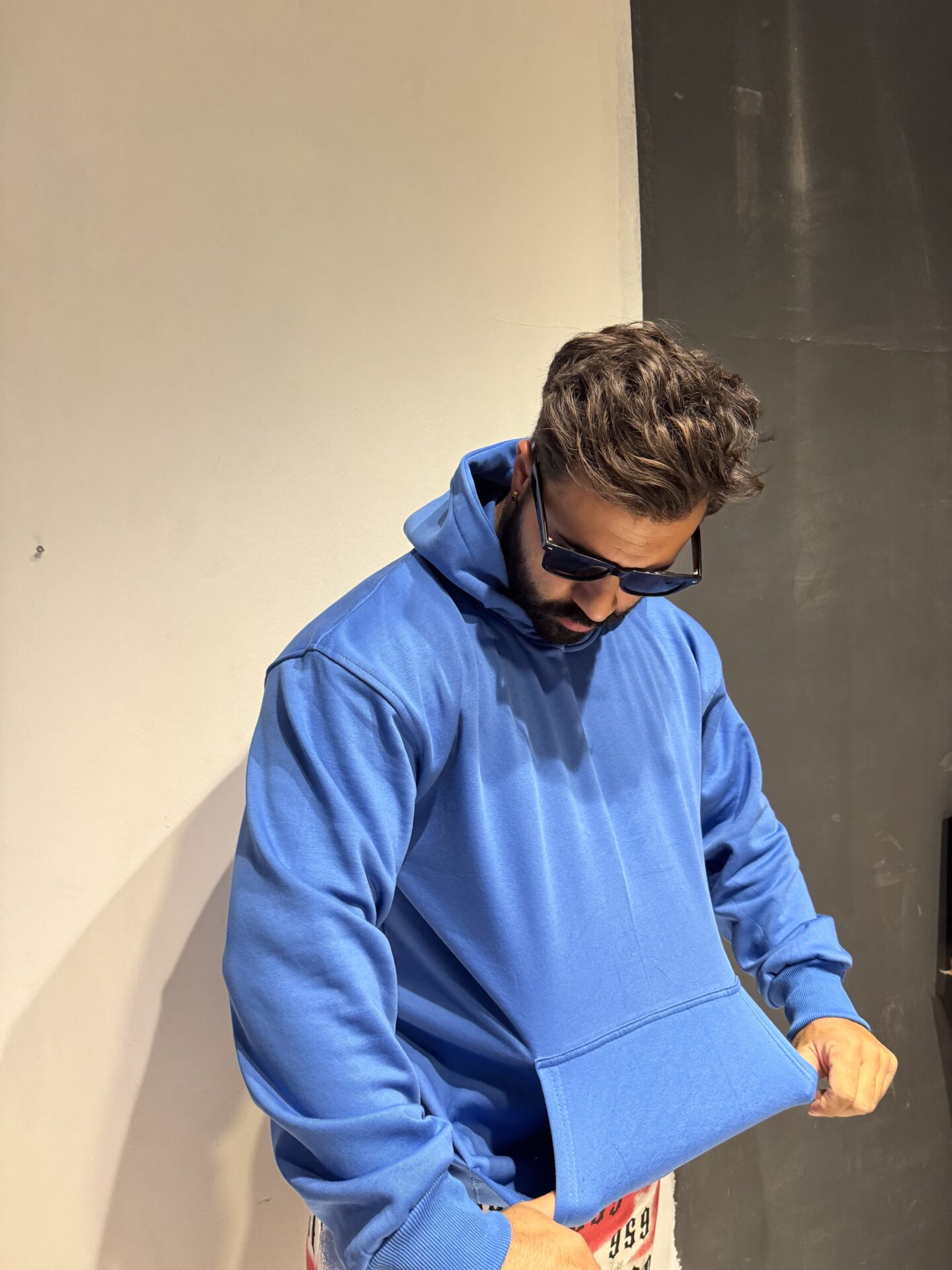 Mavi Kapşonlu Battal ve Normal Beden 3 İplik Şardonlu Baskısız - Görsel 3