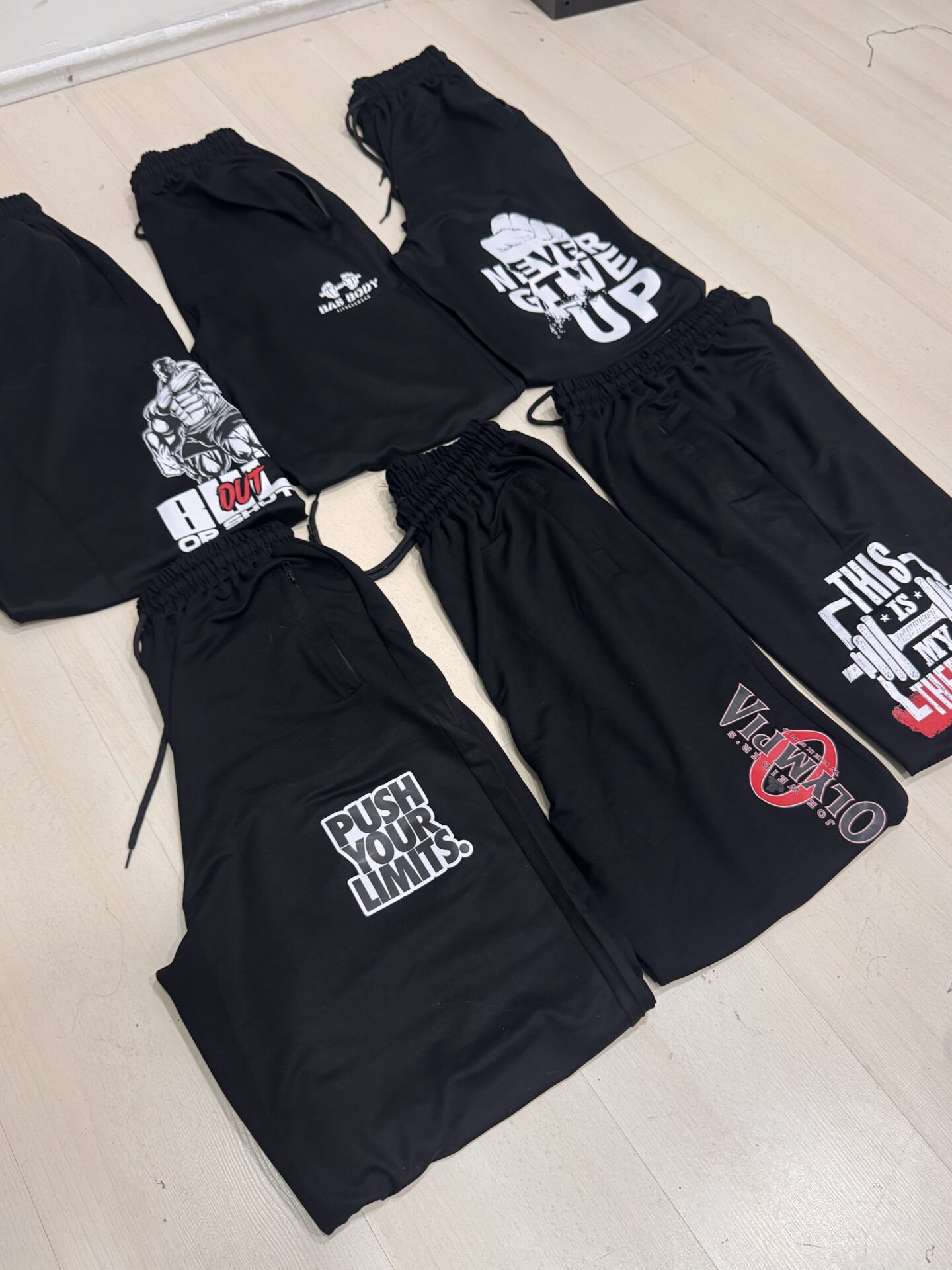 Olympia Baskılı Siyah Spor Eşofman Alt Çift Derin Cepli Esnek Ve Oversize Kesim - Görsel 3