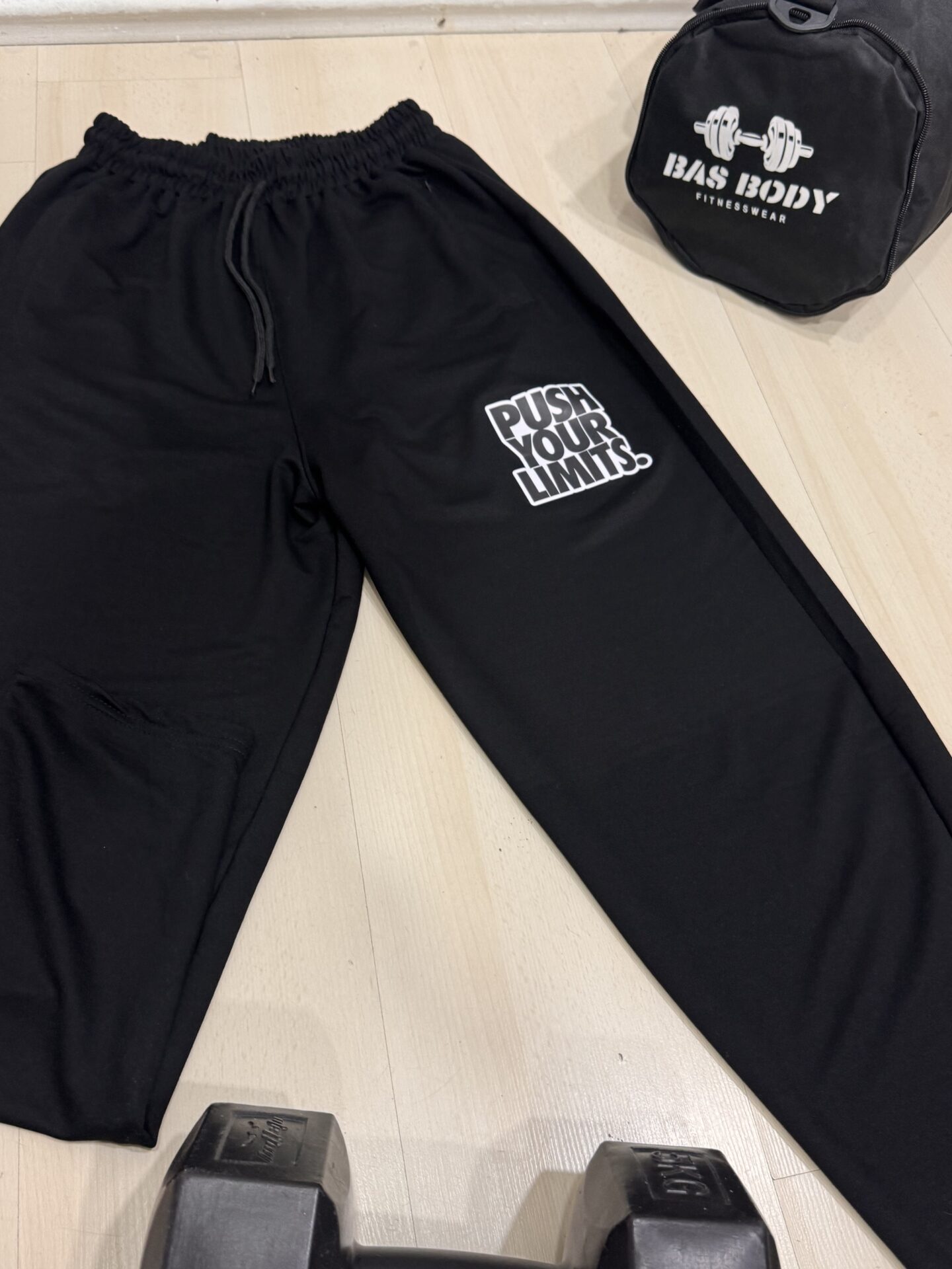 Sınırları Zorla Siyah Likralı Esnek Ve Kullanışlı Eşofman Altı Çift Fermuarlı Ve Derin Cepli - Görsel 6