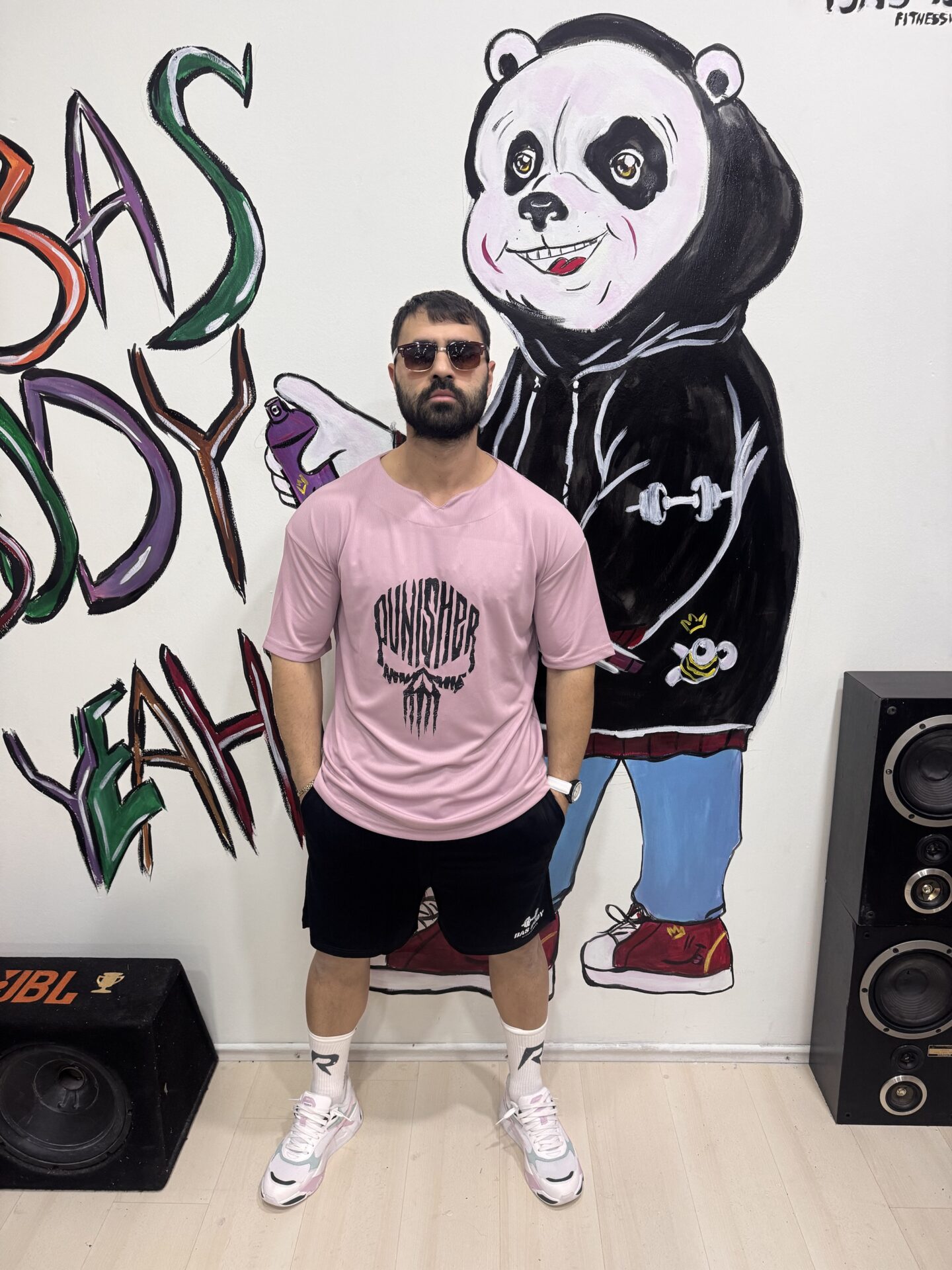 Punisher Baskılı Koyu Pembe Delikli Kumaş Relaxx Model Fitness Tişört - Görsel 5