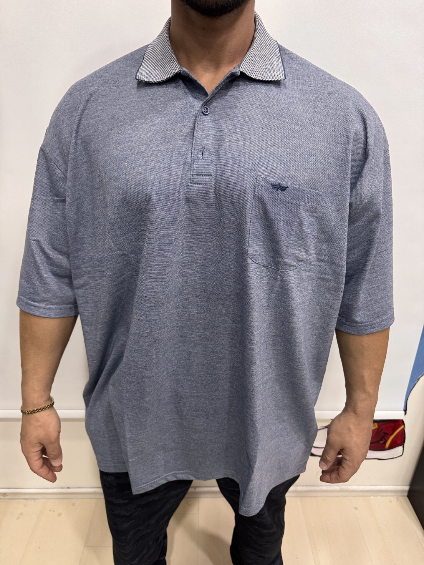 Büyük Beden Mavi Gri Kısa Kol Esnek Dokulu Bol Kesim Polo Yaka Tişört - Görsel 4