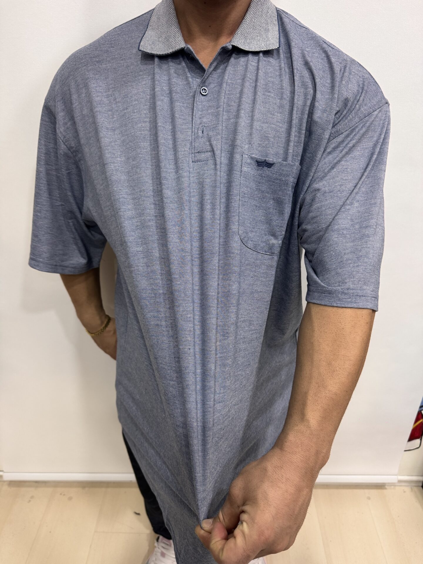 Büyük Beden Mavi Gri Kısa Kol Esnek Dokulu Bol Kesim Polo Yaka Tişört - Görsel 3