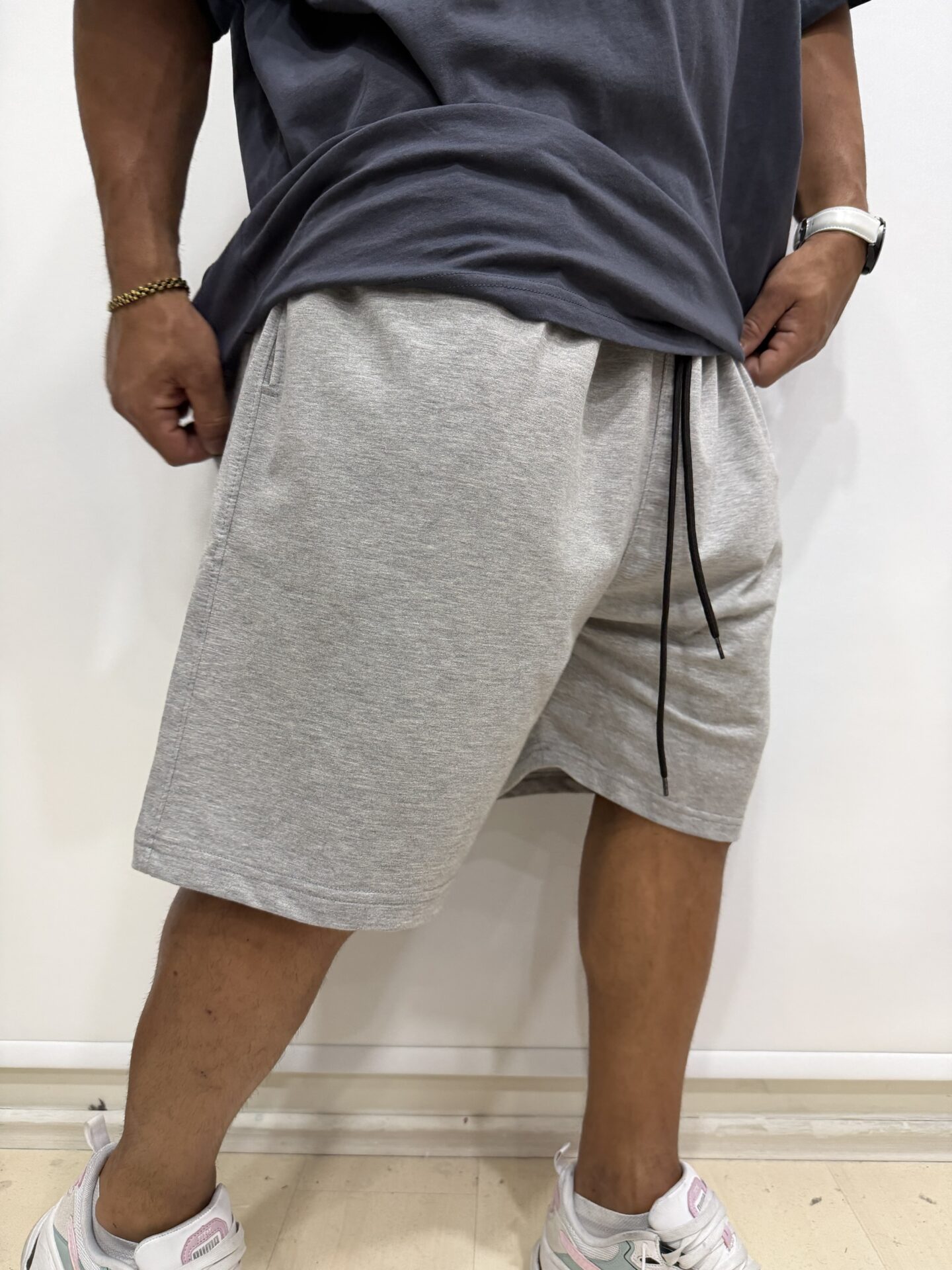 Gri Penye 2 İplik Kapri Şort Derin Çift Cepli Yumuşak Dokulu Kumaş %100 Pamuk - Görsel 5