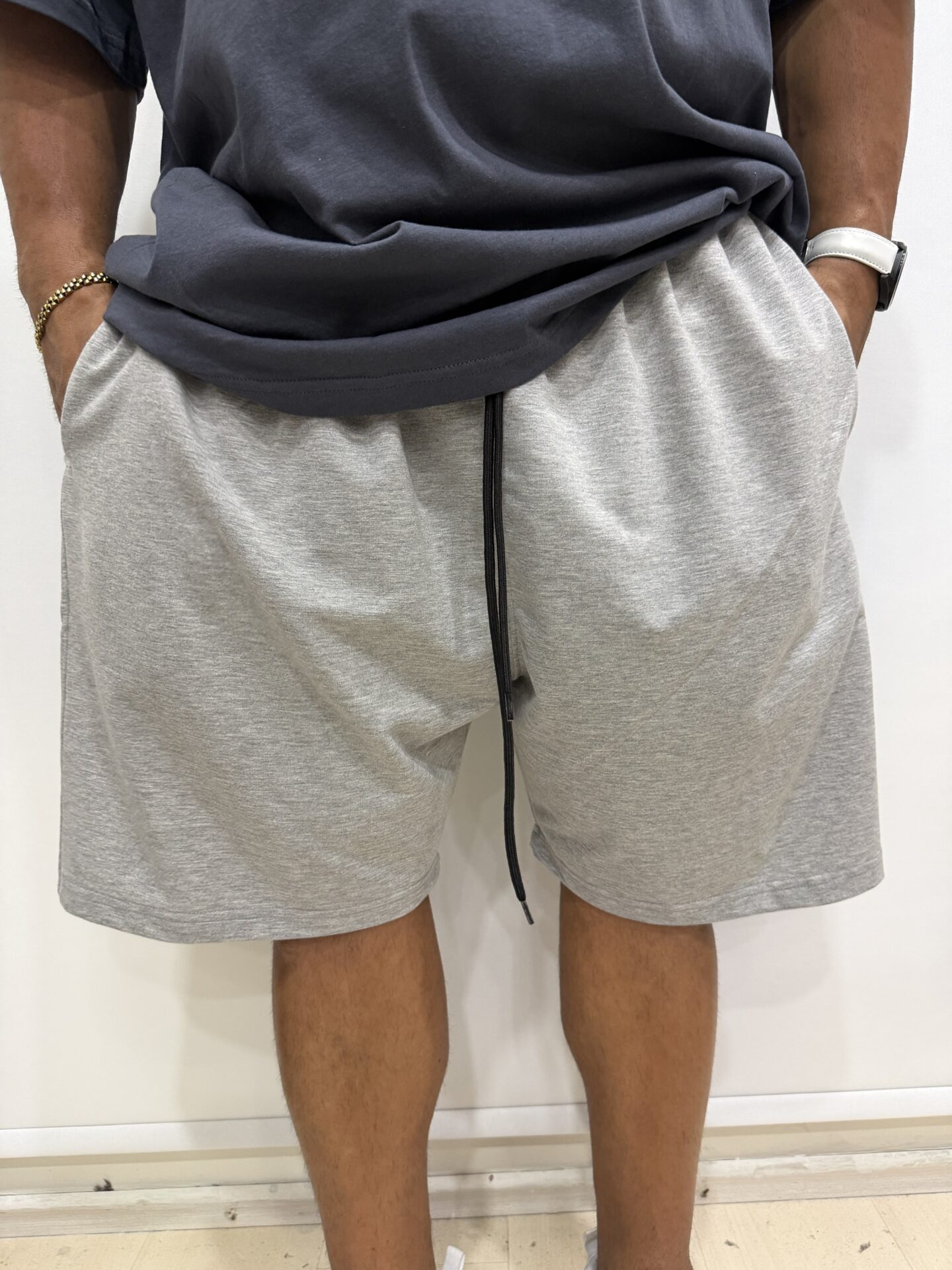 Gri Penye 2 İplik Kapri Şort Derin Çift Cepli Yumuşak Dokulu Kumaş %100 Pamuk - Görsel 6