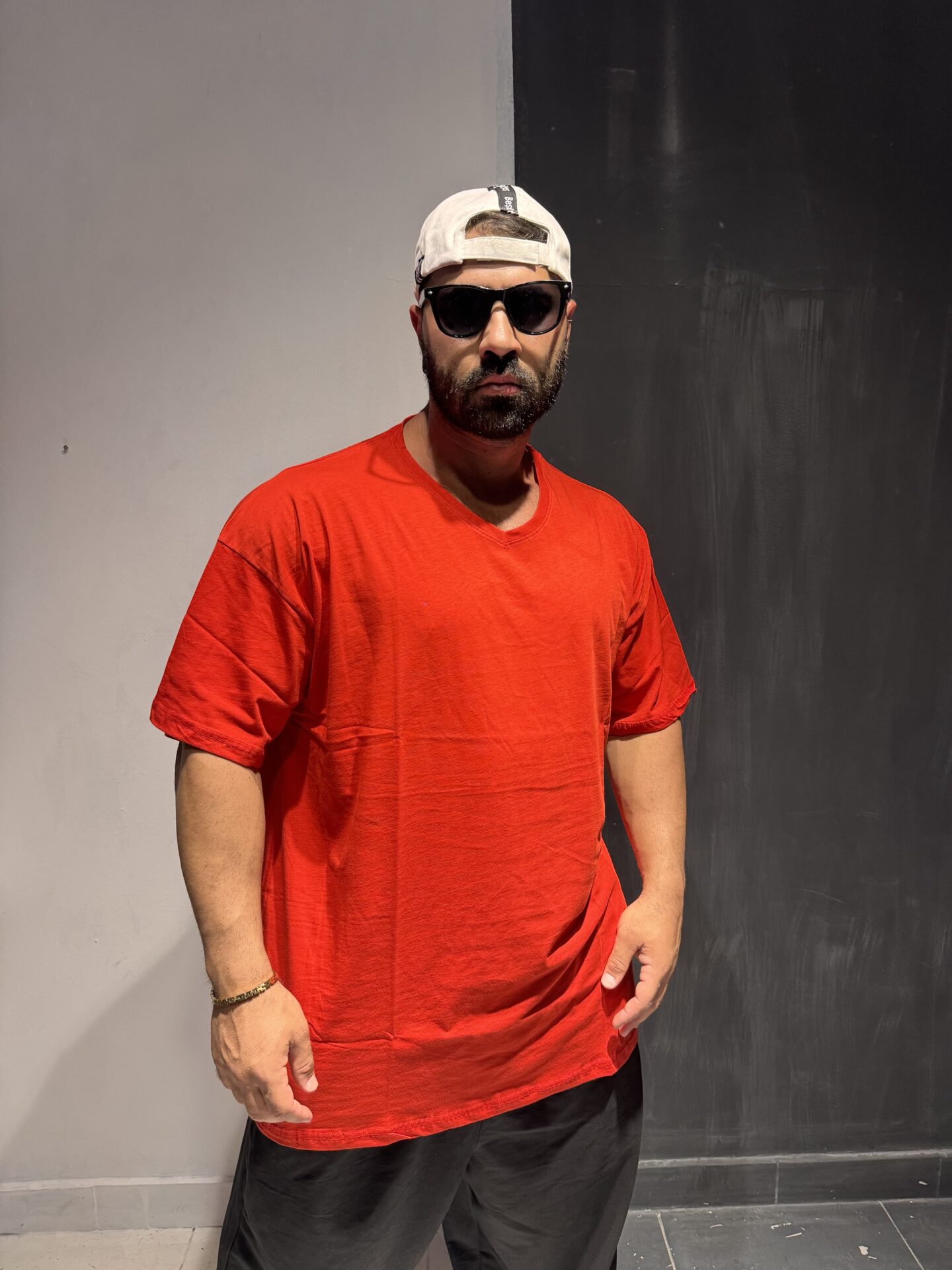 Büyük Beden Kırmızı Baskısız %100 Pamuk V Yaka Kısa Kol Oversize Tişört - Görsel 4