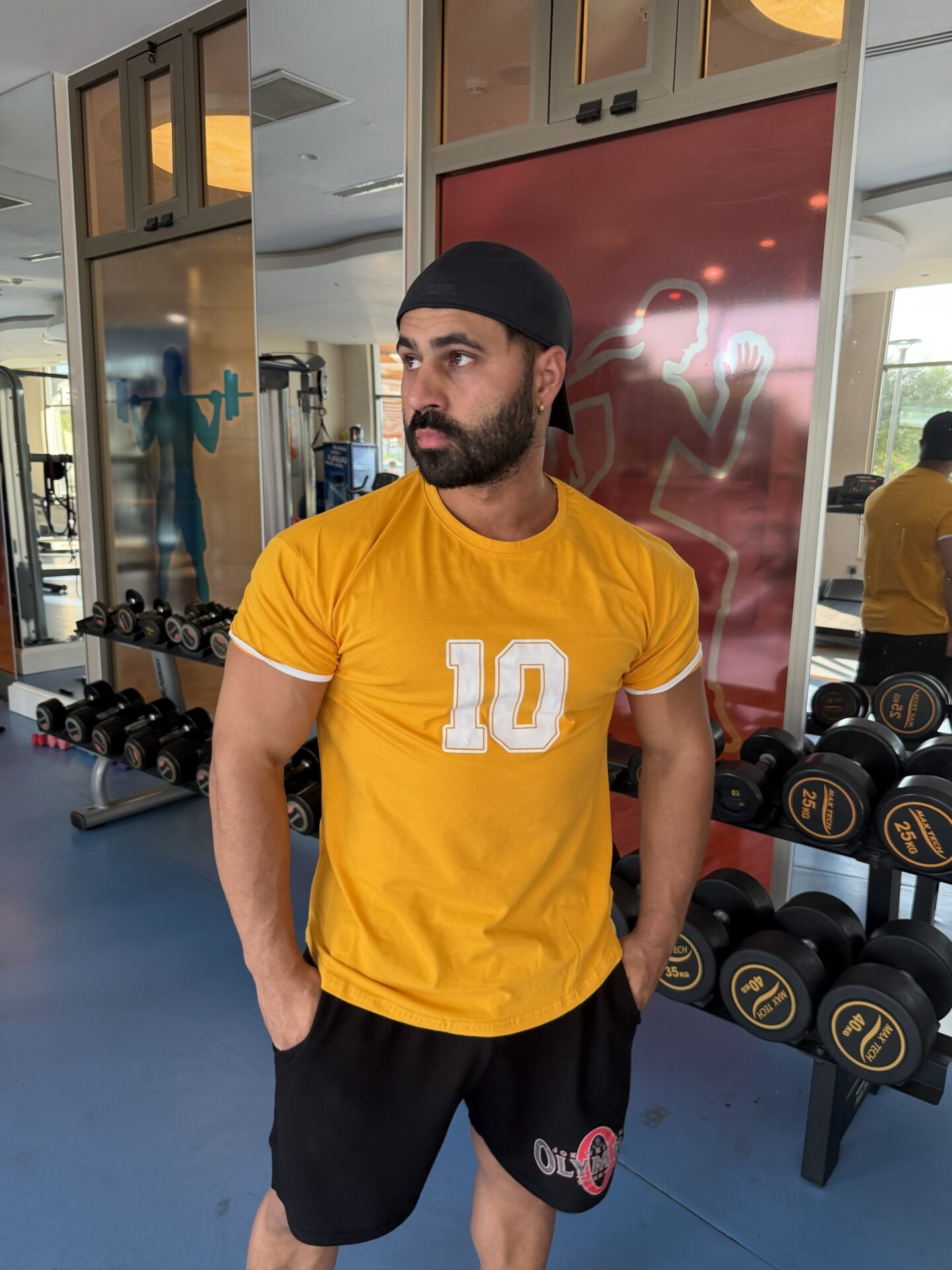 Sarı 10 No Baskı Bisiklet Yaka Dar Kol Likralı Oval Kesim Tişört